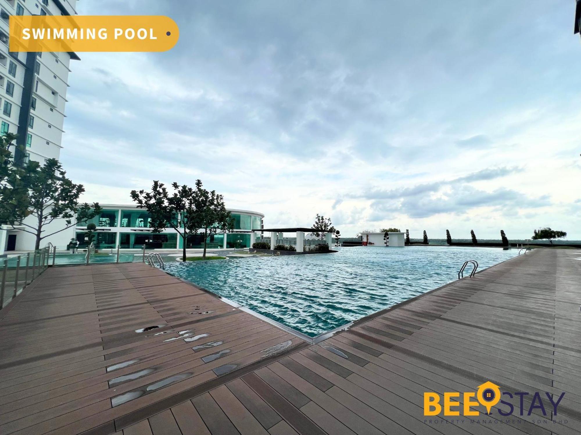 New Listing Klang With Netflix Wifi Swimming Pool View Apartment Exterior photo